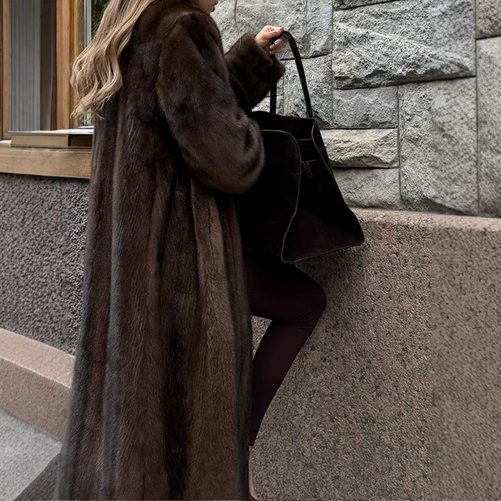 Ladies elegant and fluffy long faux fur coat Lune London