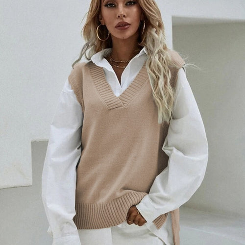 Knitted sweater for women with V-neck and ribbed texture Amarae