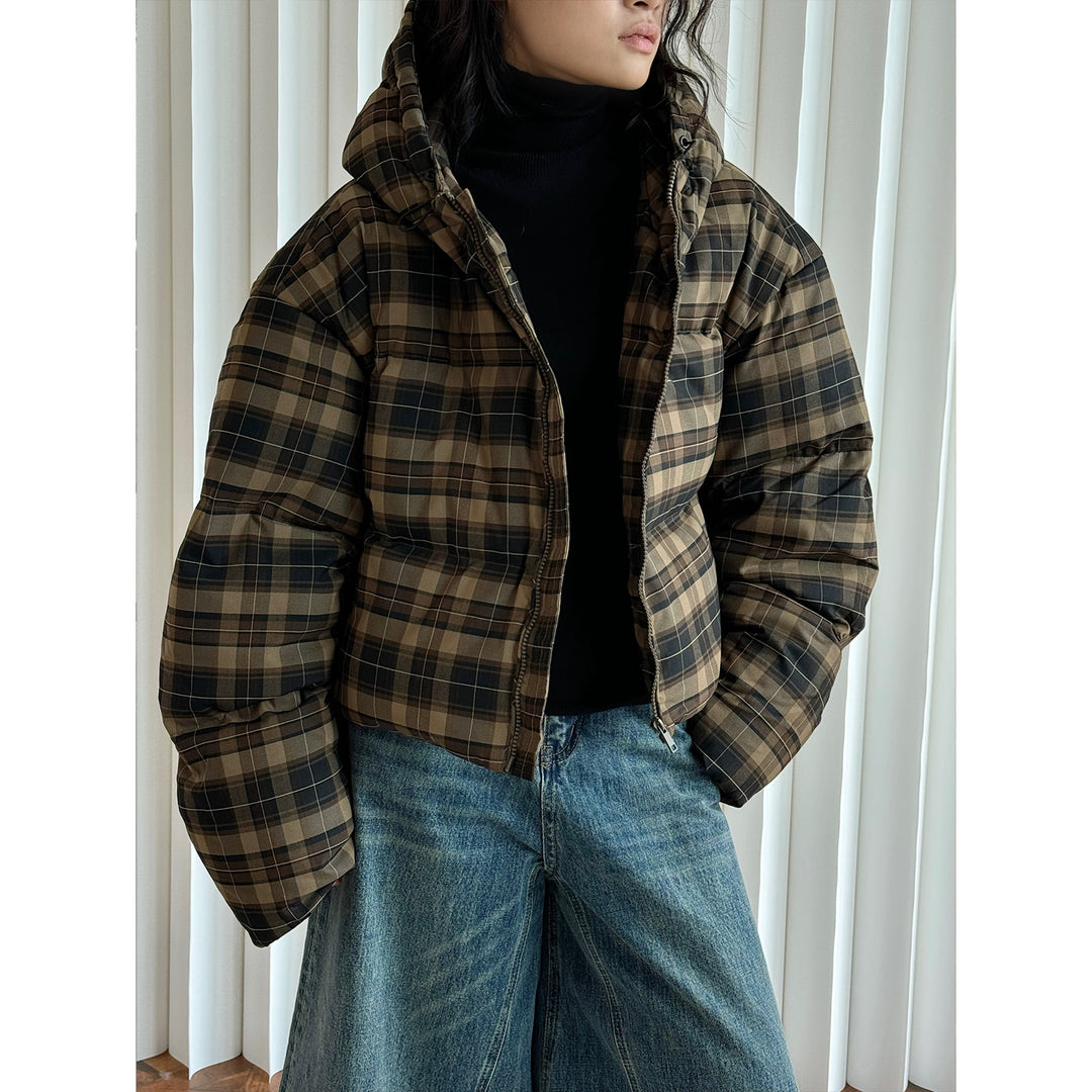 Ladies Short-Cut Padded Hooded Quilted Jacket in Checkered Pattern Amarae
