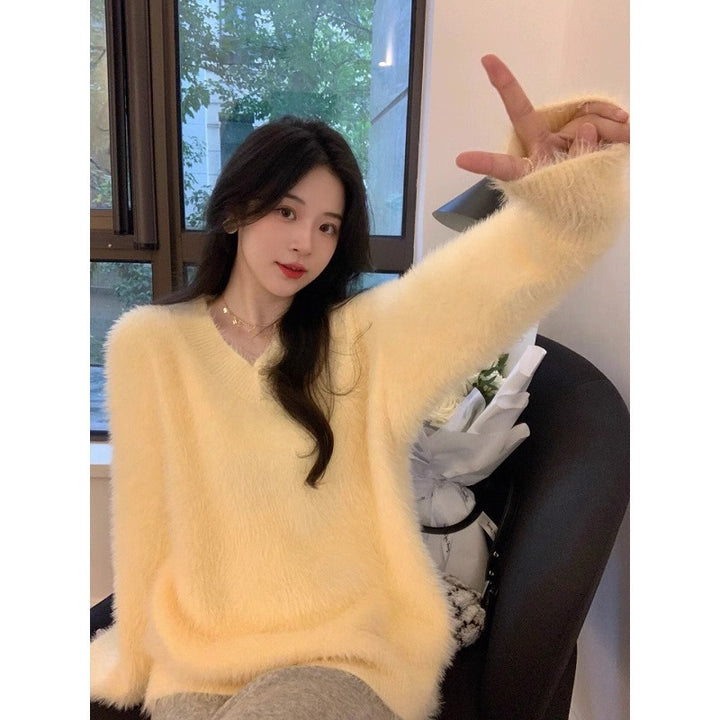 Pull en V pour femme en peluche avec un tissu doux et une coupe décontractée Chic & Stil