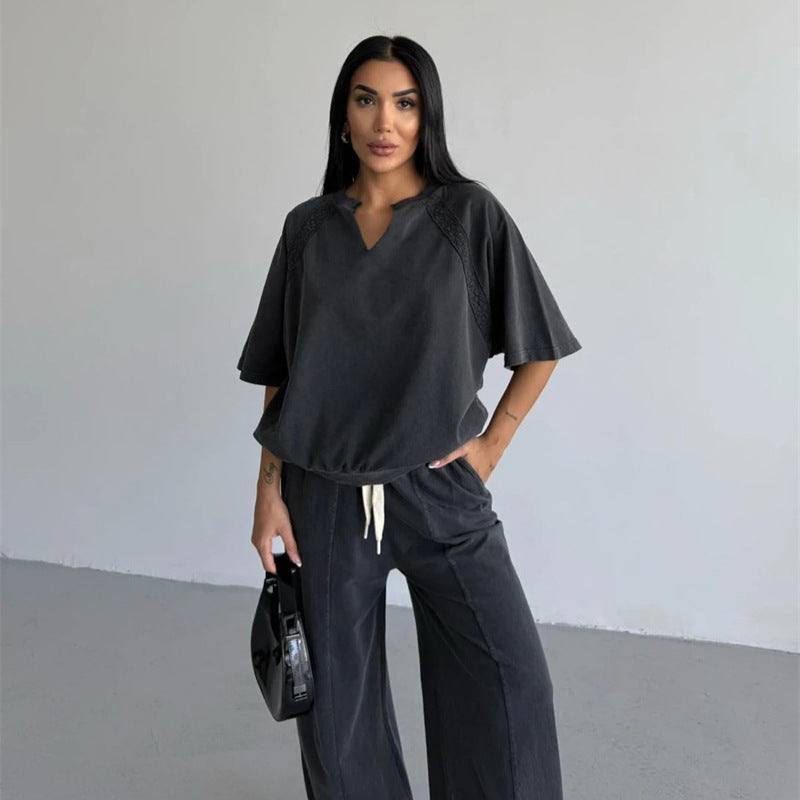 Oversized casual t-shirt for women with V-neck Lune London