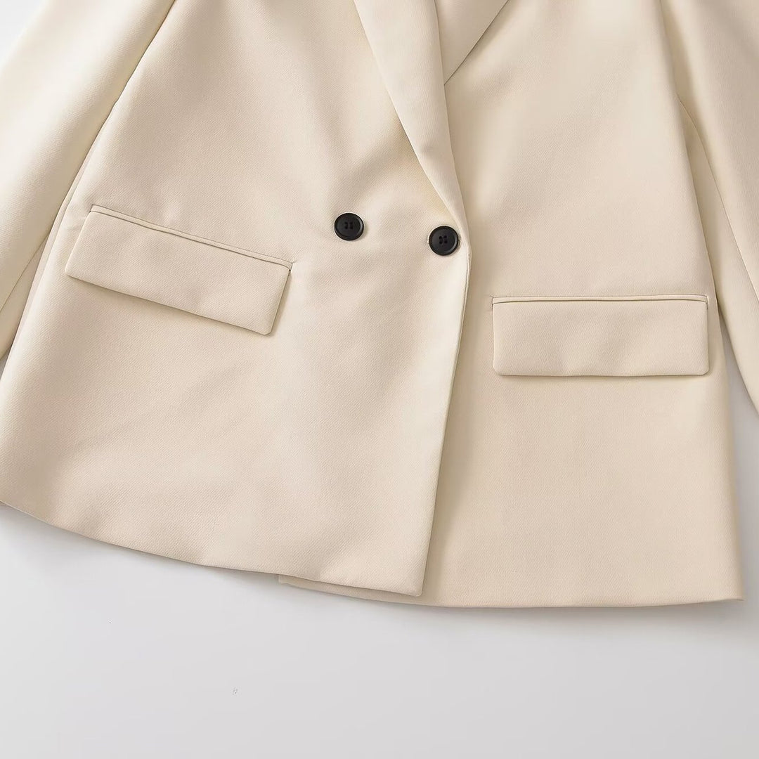 Women's Double Breasted Long Blazer with Lapel Collar, Tailored Fit and Patch Pockets