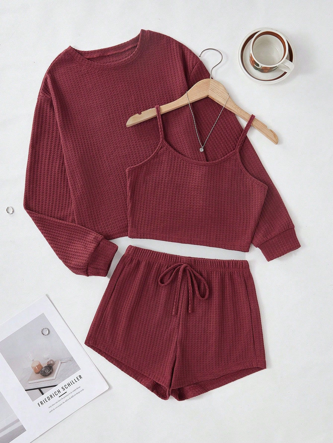 Casual women's pajama set with short top and shorts Lune London
