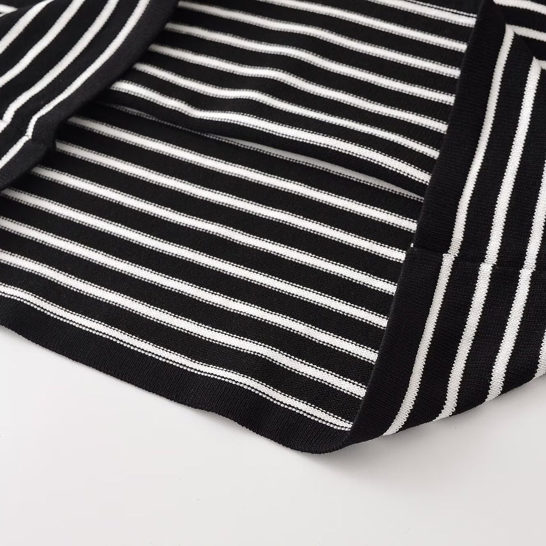 Women's fine knit striped shirt with slim silhouette and round neckline Amarae