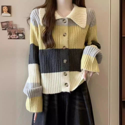 Knitted jacket for women with a wide rib design and an oversized fit Amarae