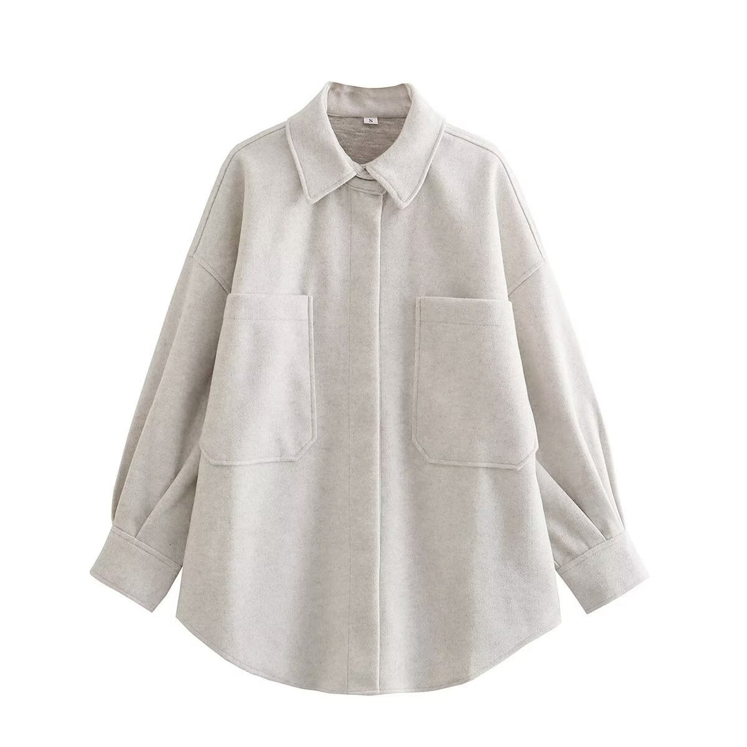 Oversized flannel jacket for women in high-quality wool blend with practical pockets Lune London