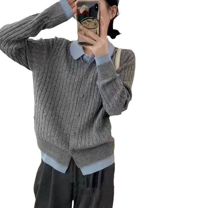 Pull tricot confortable pour femmes avec un design de boutons tendance et une texture côtelée Chic & Stil