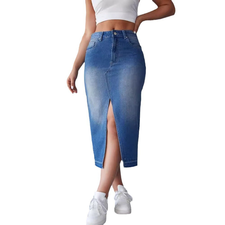 Maxi denim skirt for women with side slit and modern fringes Chic & Stil