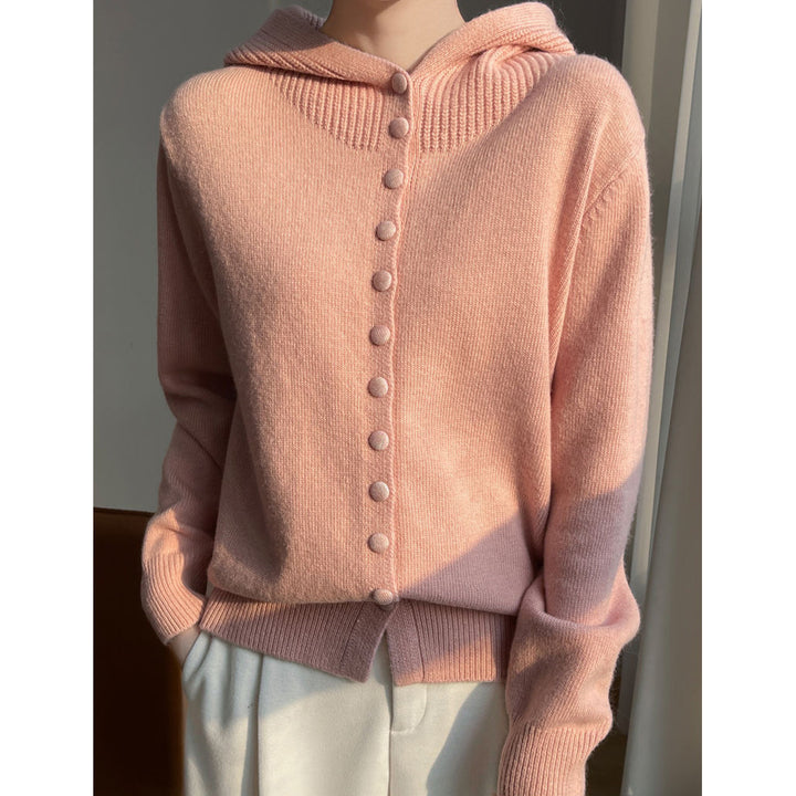 Cardigan pour femmes avec capuche et fermeture à boutons continue Chic & Stil