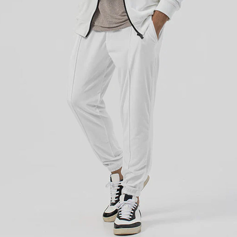 Casual sports pants for men with elastic waistband and practical side pockets Lune London