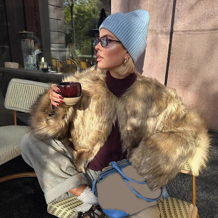 Women's short faux fur jacket with oversized sleeves and plush collar Amarae