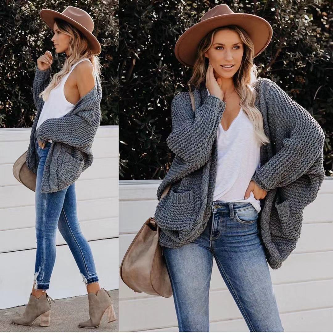 Thick knitted jacket for women with casual contours and large pockets Lune London