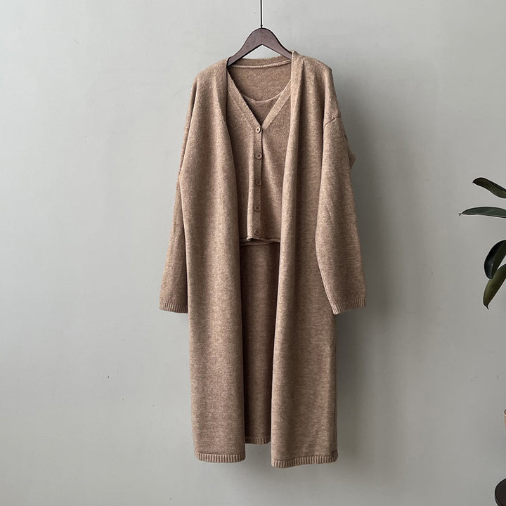 Ensemble tricot pour femmes avec décolleté en V et détail de boutons Chic & Stil