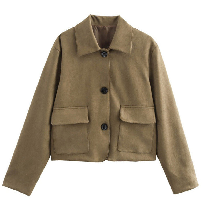 Veste courte féminine à la mode avec poches poitrine pratiques et boutons cousus Chic & Stil