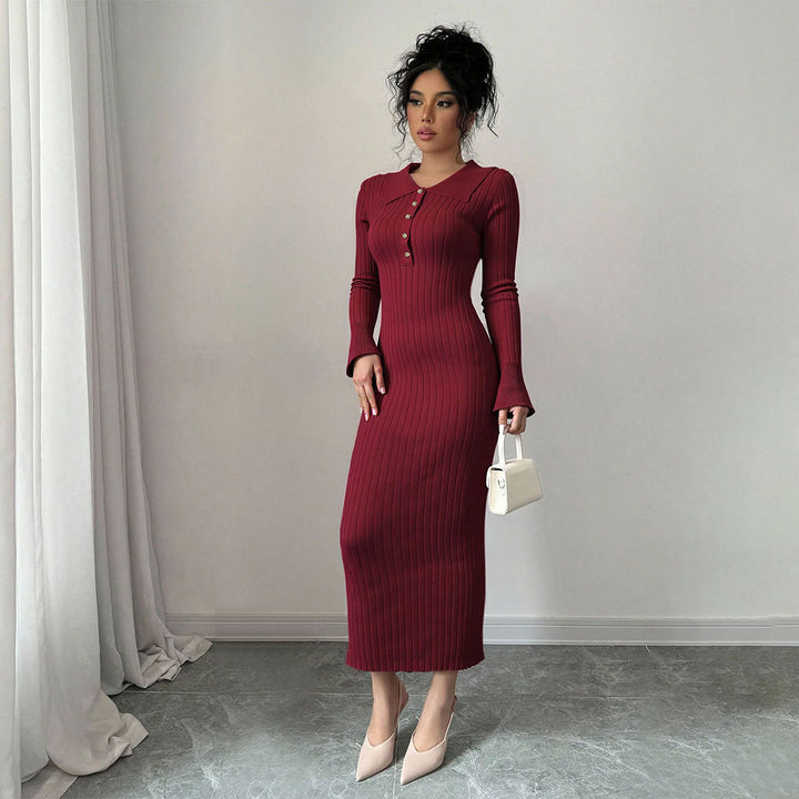 Robe longue à manches longues pour femmes avec un design côtelé près du corps et un col élégant Chic & Stil