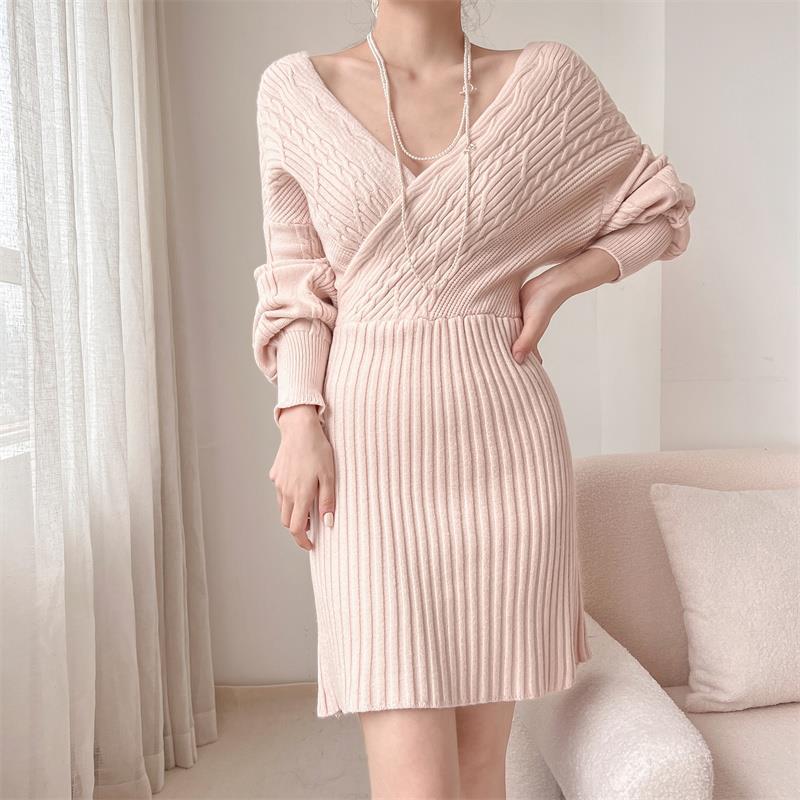 Ladies Elegant knitted dress with V-neck and textured top Lune London