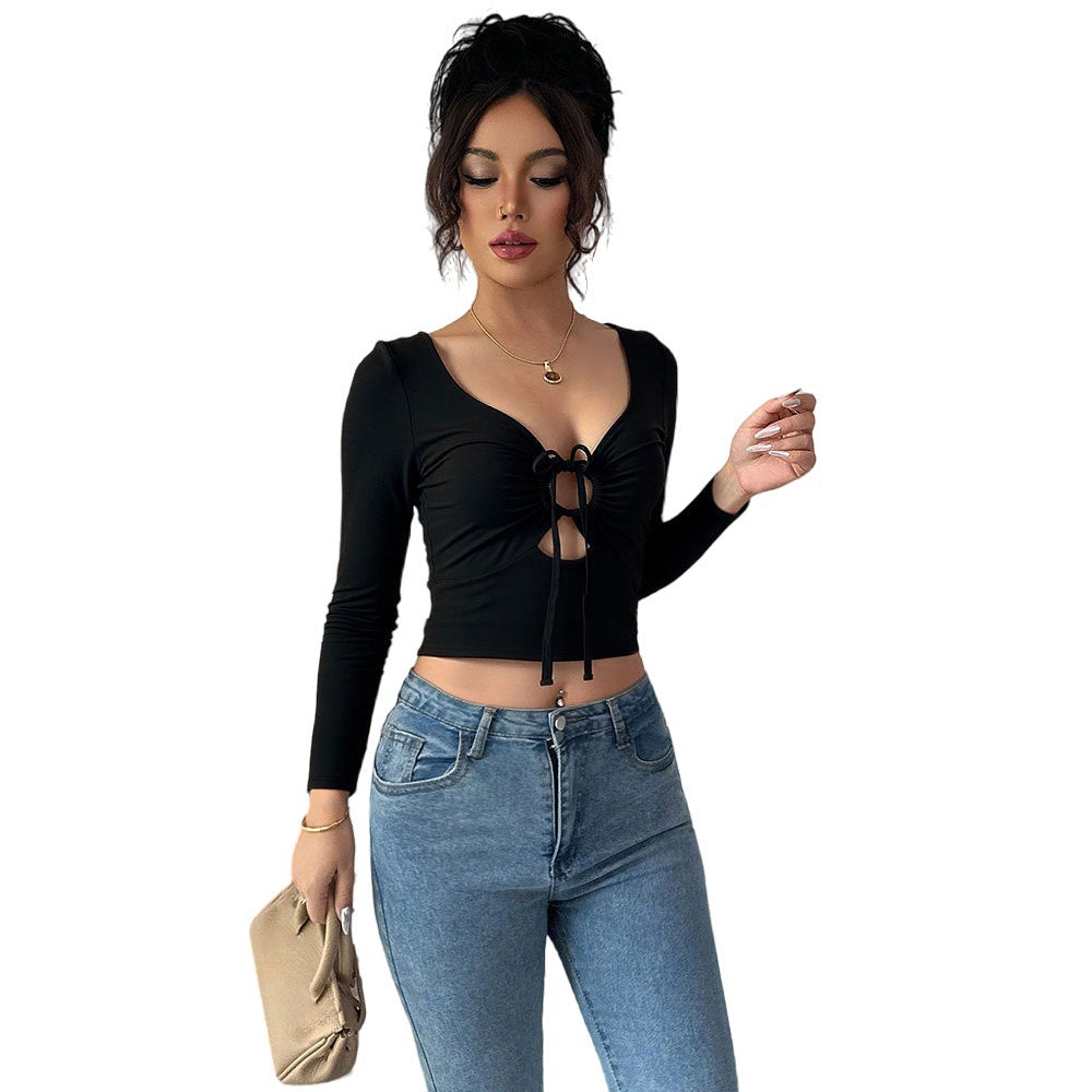 Short top for women with decorative knot and long sleeves Chic & Stil