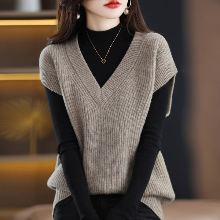 Ladies knitted top with V-neck and layered effect Lune London