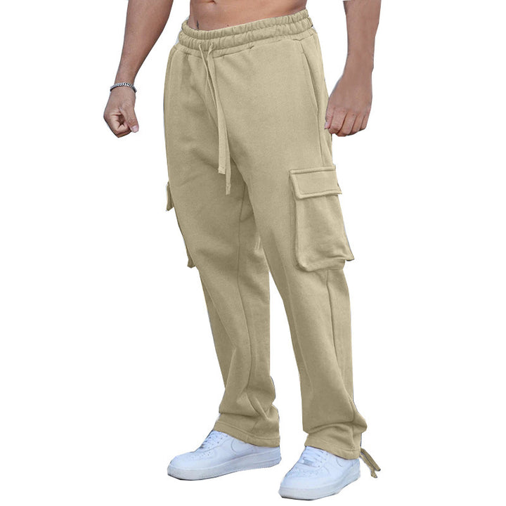 Sporty cargo pants for men with elastic waist and practical pockets Lune London