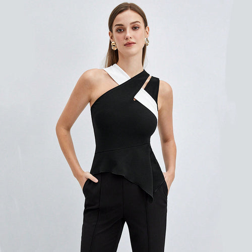 Asymmetrical top for women with an elegant wrap design and fine ruffles Chic & Stil