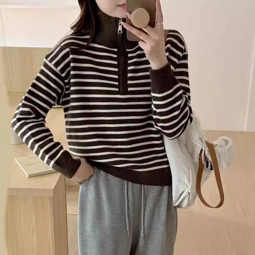 Pull décontracté pour femmes avec fermeture éclair et motif rayé Chic & Stil