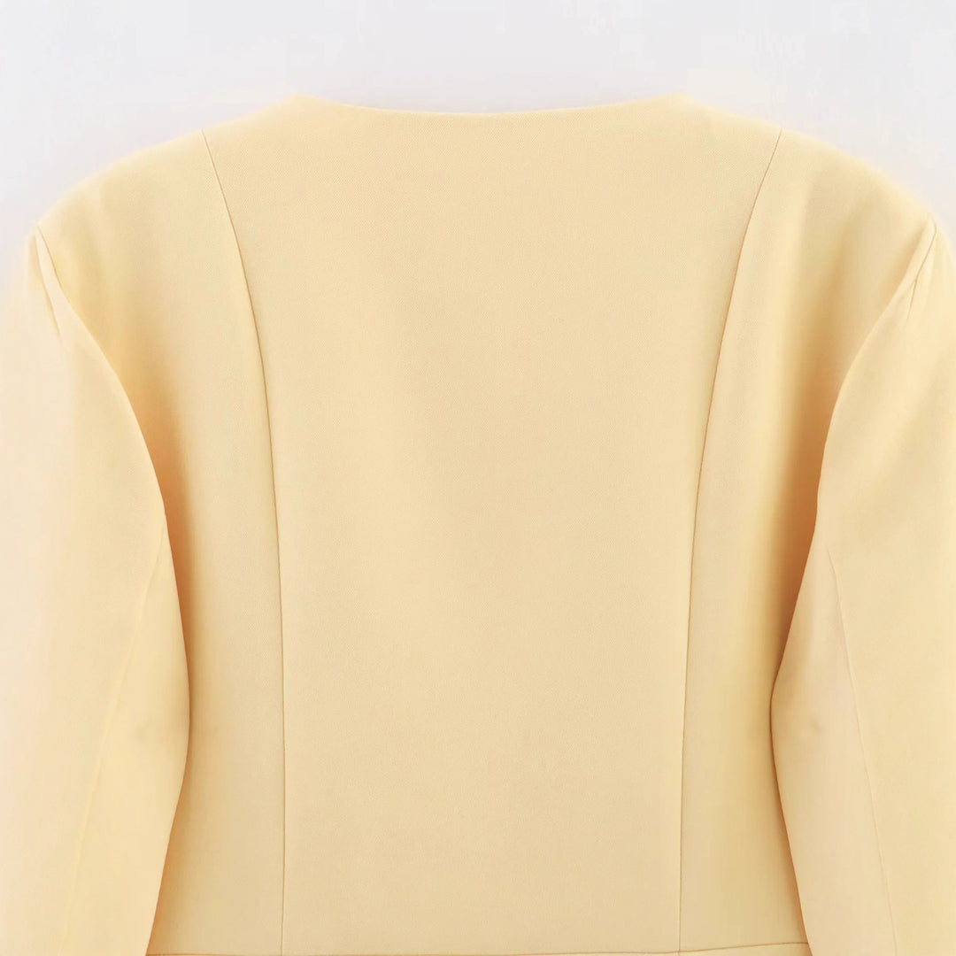 Trendy short jacket for women with textured design Lune London