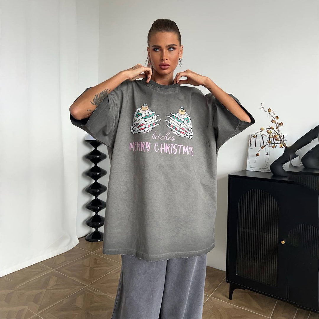 Oversized sweatshirt for women with chic and stylish Christmas graphic pattern