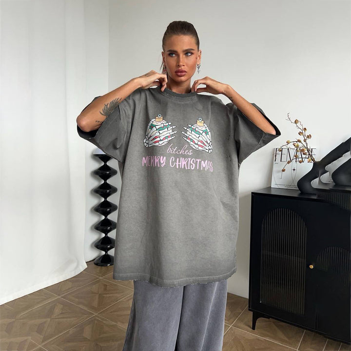 Oversized sweatshirt for women with chic and stylish Christmas graphic pattern
