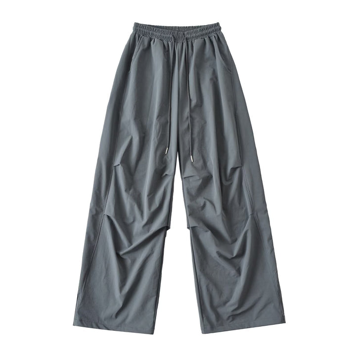 Loose casual pants for women with elastic waist and practical side pockets Lune London
