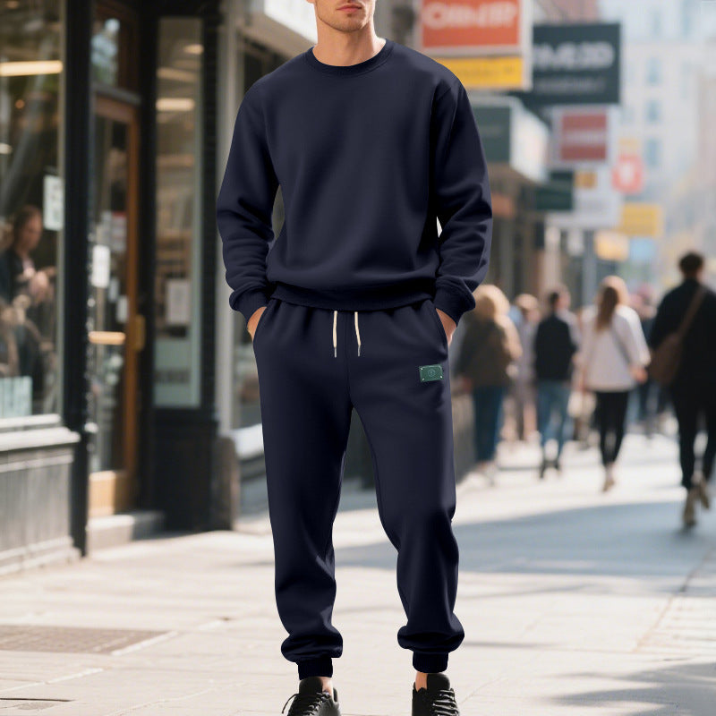 Chic and stylish comfortable sweatshirt and jogging set for men
