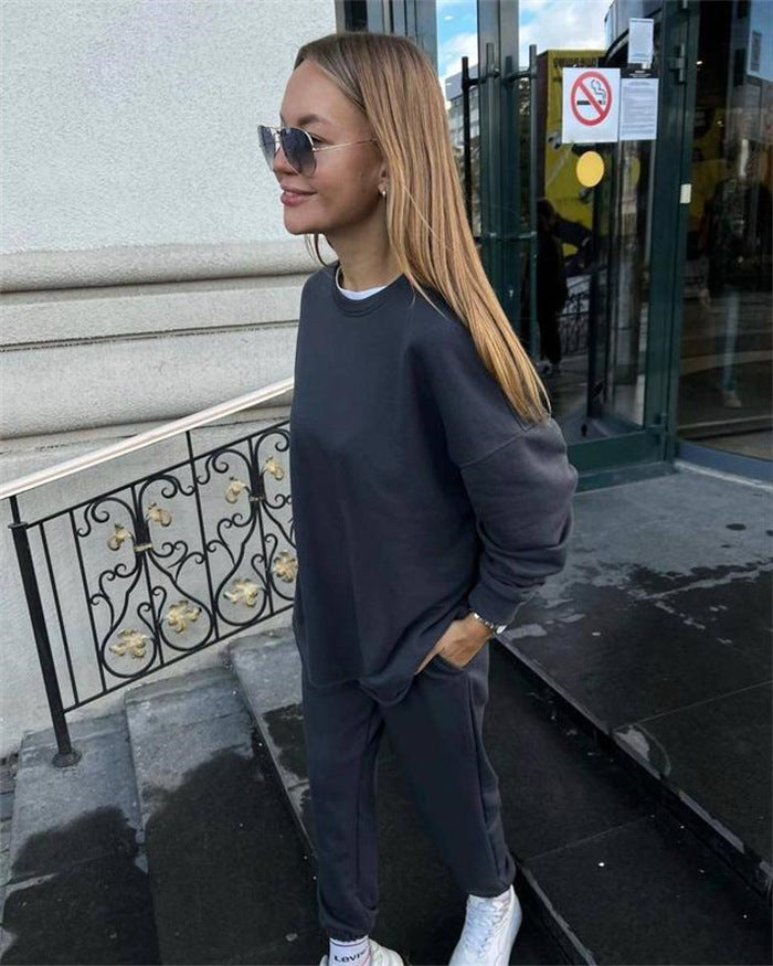 Ladies Comfortable Loungewear Set with Oversized Sweatshirt and Elastic Pants Lune London