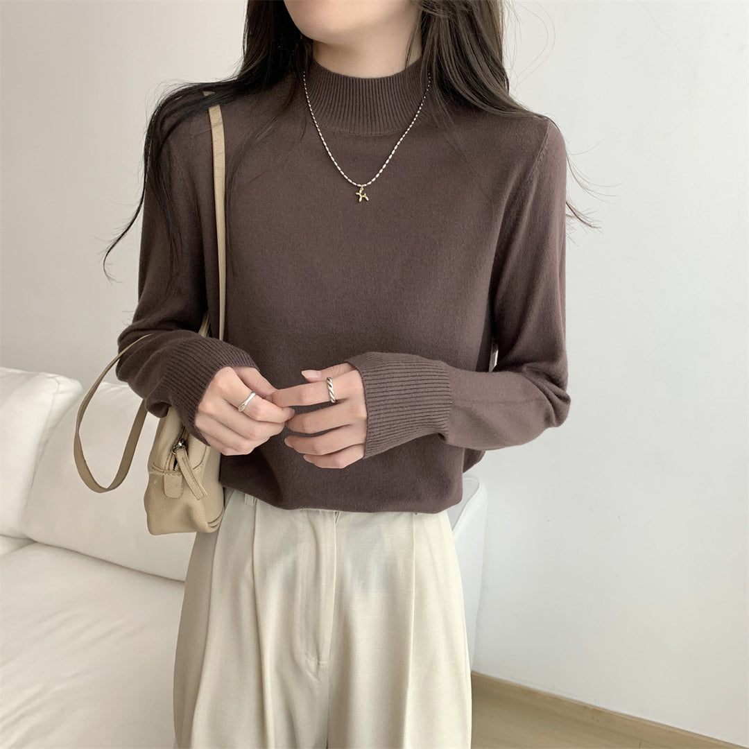 Pull fin en tricot pour femme avec un col montant moderne et une coupe décontractée Chic & Stil