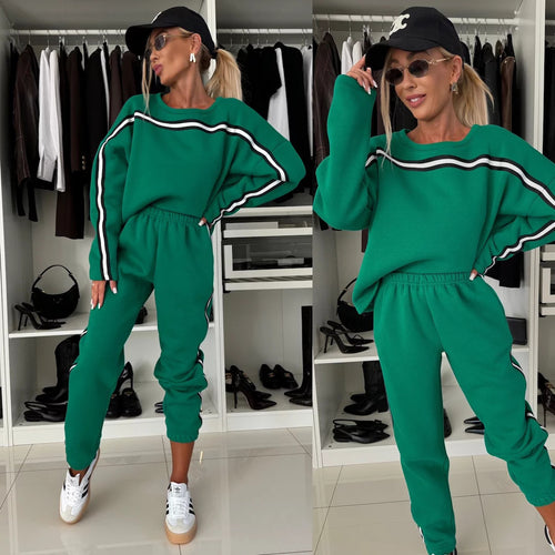 Women's sporty lounge set with contrasting stripes Amarae