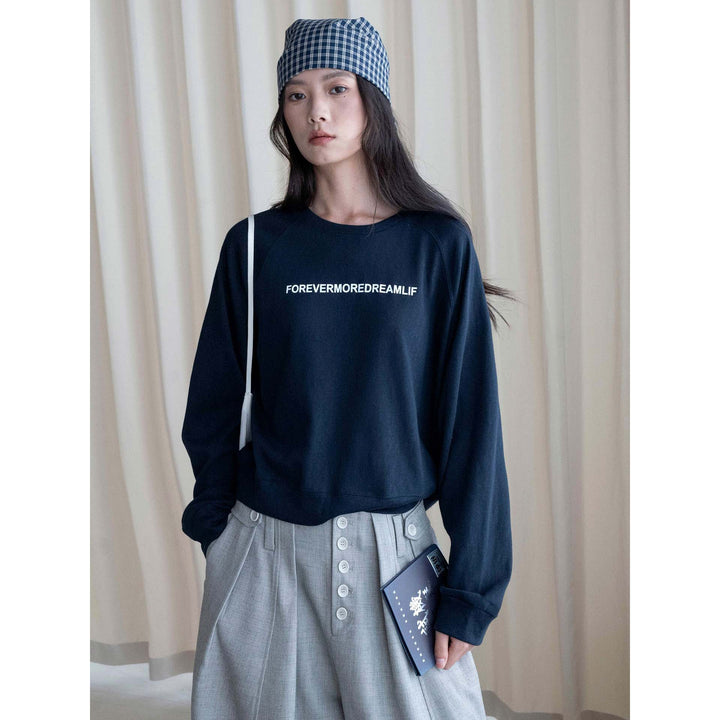 Women's Loose Round Neck Sweatshirt with Raglan Sleeves and Statement Print Amarae