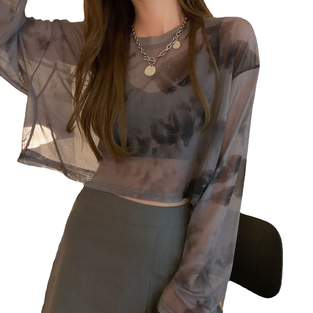 Women's cropped sweatshirt in modern batik design with wide sleeves and round neckline Lune London