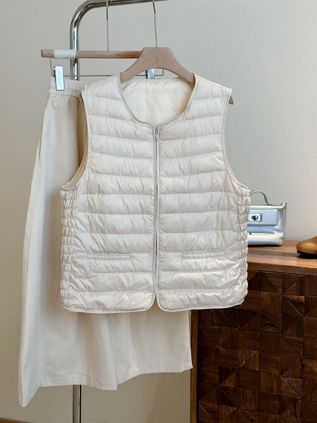 Women's ultralight quilted vest with zipper and side elastic inserts Amarae