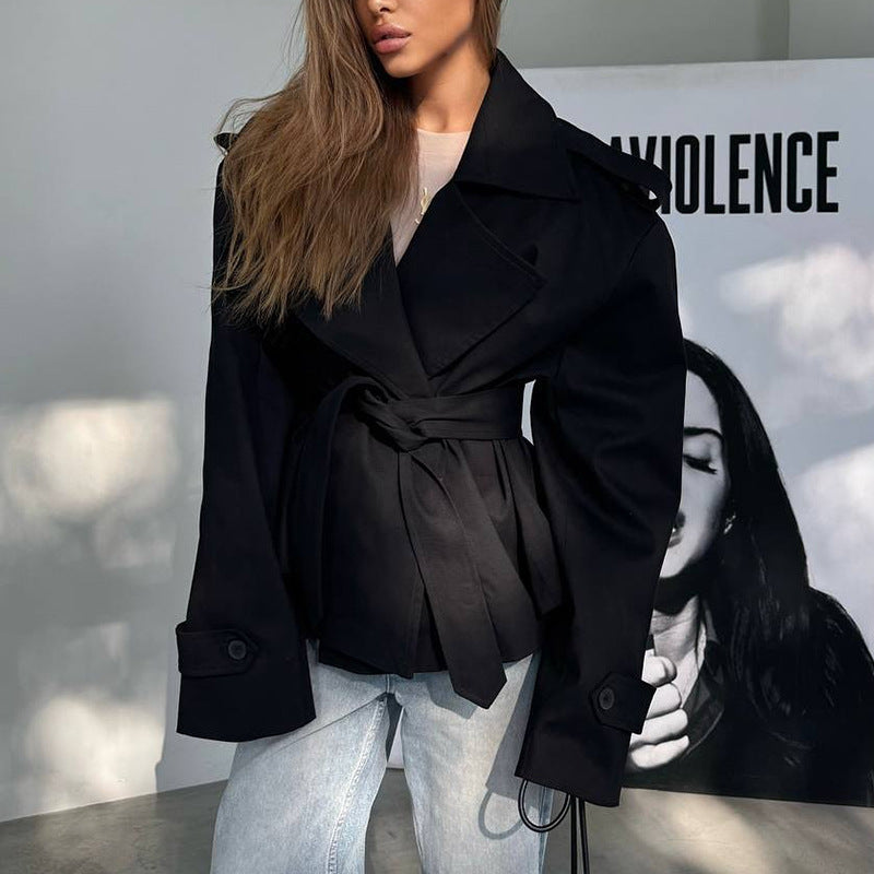 Ladies Elegant Trench-coat with belt at the waist and loose fit Lune London