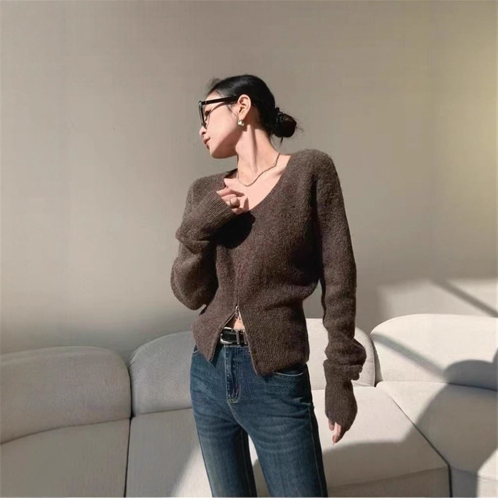 Cardigan en tricot à la mode pour femmes avec col en V et zips pratiques Chic & Stil