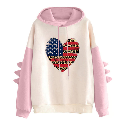 Women's hoodie with unique heart design and trendy details Chic & Stil