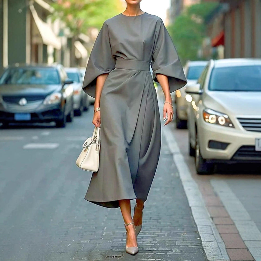 Elegant maxi dress for women with loose fit and belt at the waist Lune London