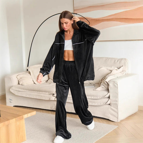 Ladies Sporty Fleece Jacket with Generous Fit and Zipper Amarae