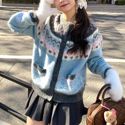 Cardigan pour femmes avec un motif ethnique ludique et des poches Chic & Stil