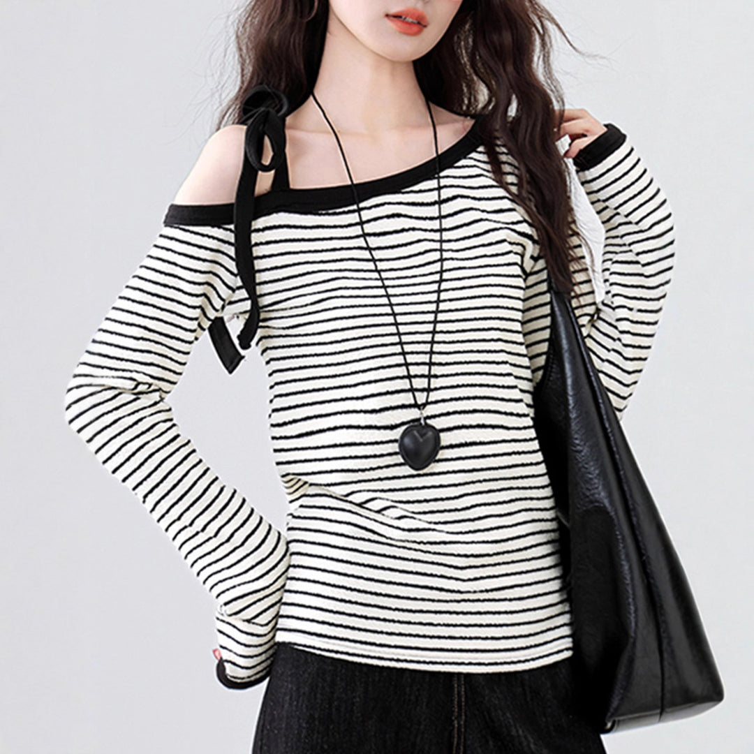 Ladies Off-Shoulder Top with Modern Stripe Design Chic & Stil