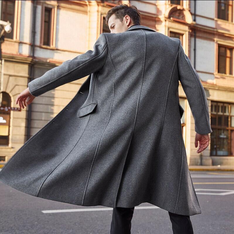Elegant long coat for men with classic cut and practical pockets Lune London