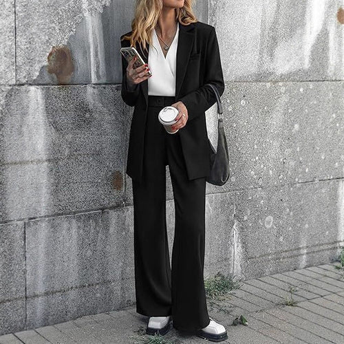 Elegant business suit set for women with wide legs and fitted blazer Amarae