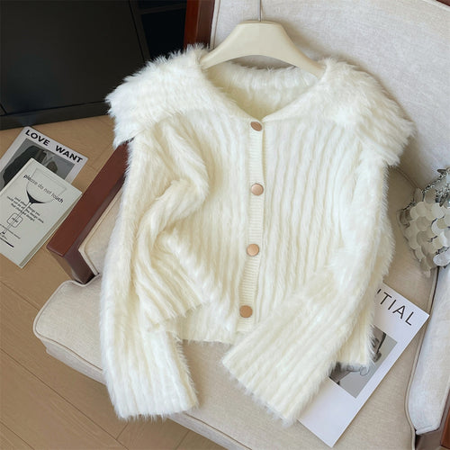 Ladies Big Cardigan with wide collar and button placket Amarae
