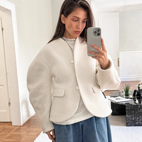 Trendy wool jacket for women with soft fabric and casual fit Amarae