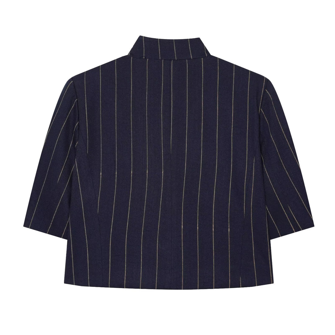Ladies short blazer in boxy cut with stand-up collar and pinstripes Amarae