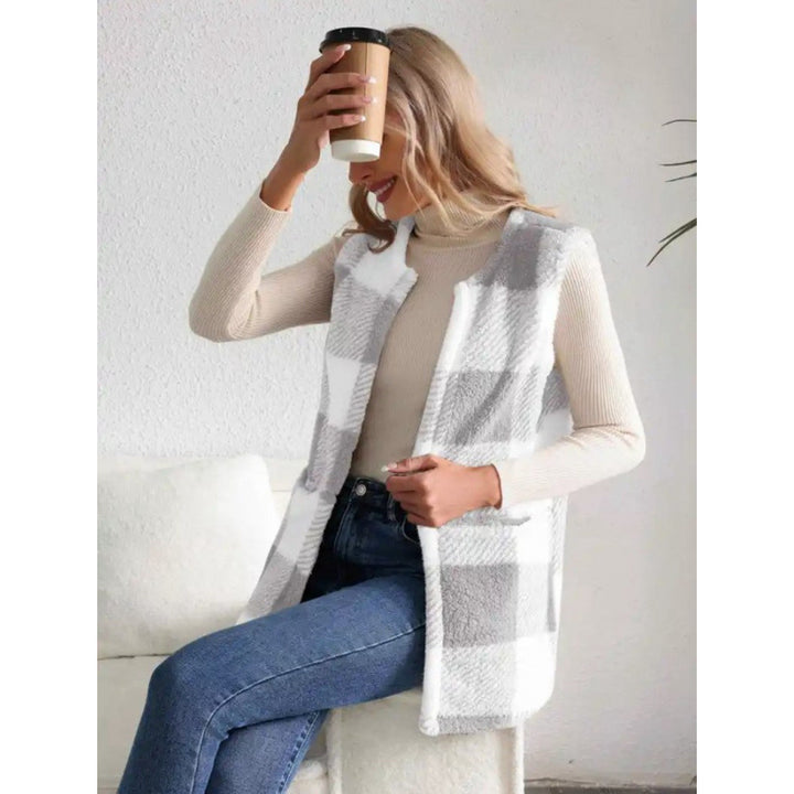 Ladies Stylish and Chic Checked Pattern Cozy Gilet