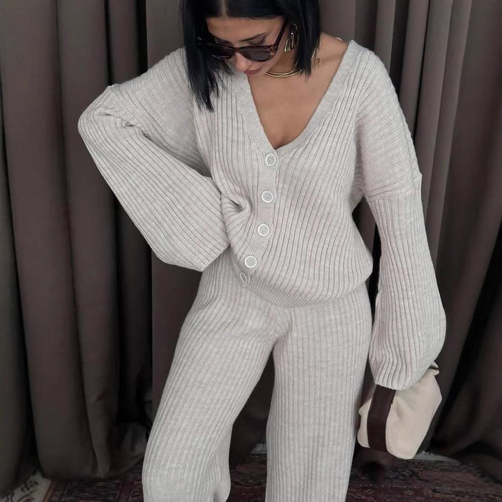 Women's knit loungewear set with a modern fit and comfortable V-neck Lune London